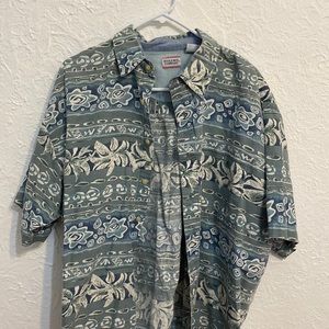 Men's short sleeve button down casual